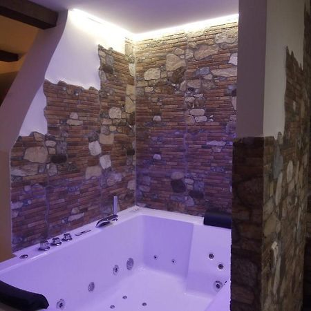 Suite Love Jacuzzi Uceda 외부 사진