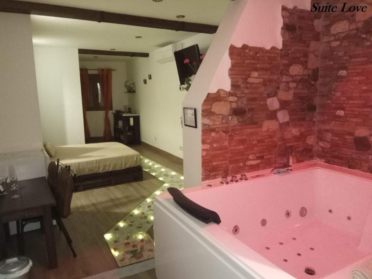 Suite Love Jacuzzi Uceda 외부 사진